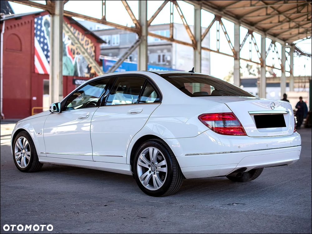 Mercedes-Benz Klasa C 180 BlueEFFICIENCY 7G-TRONIC Avantgarde - 7