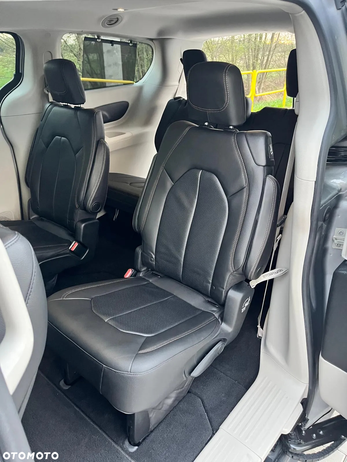 Chrysler Pacifica - 15