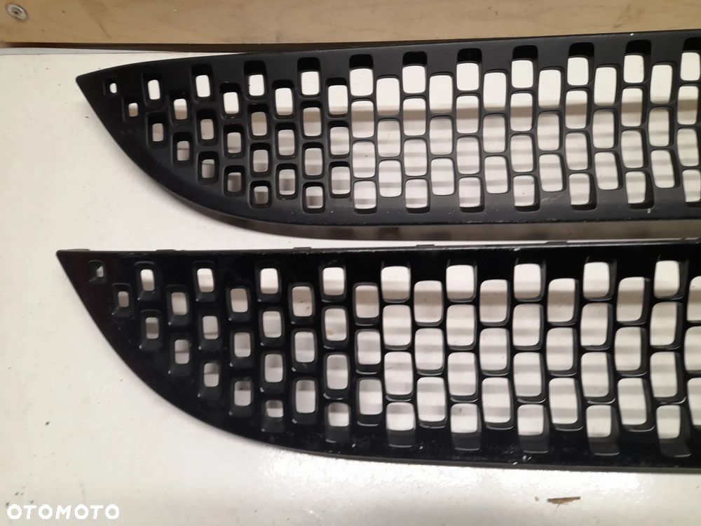 FIAT 500 II KRATKA ATRAPA ZDERZAKA PRZÓD ŚRODKOWA 735714158 - 2