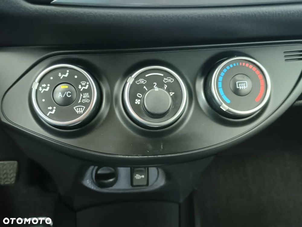Toyota Yaris 1.5 Life - 12