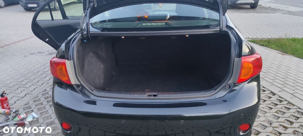 Toyota Corolla 1.6 VVT-i Luna - 13