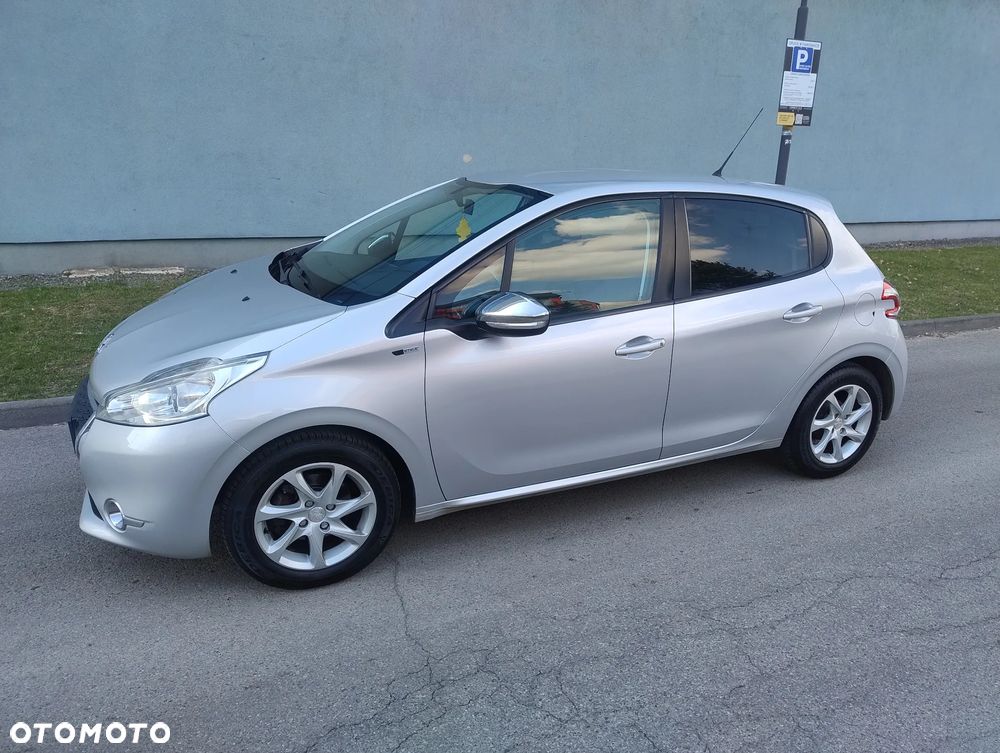 Peugeot 208 1.2 PureTech Allure - 2