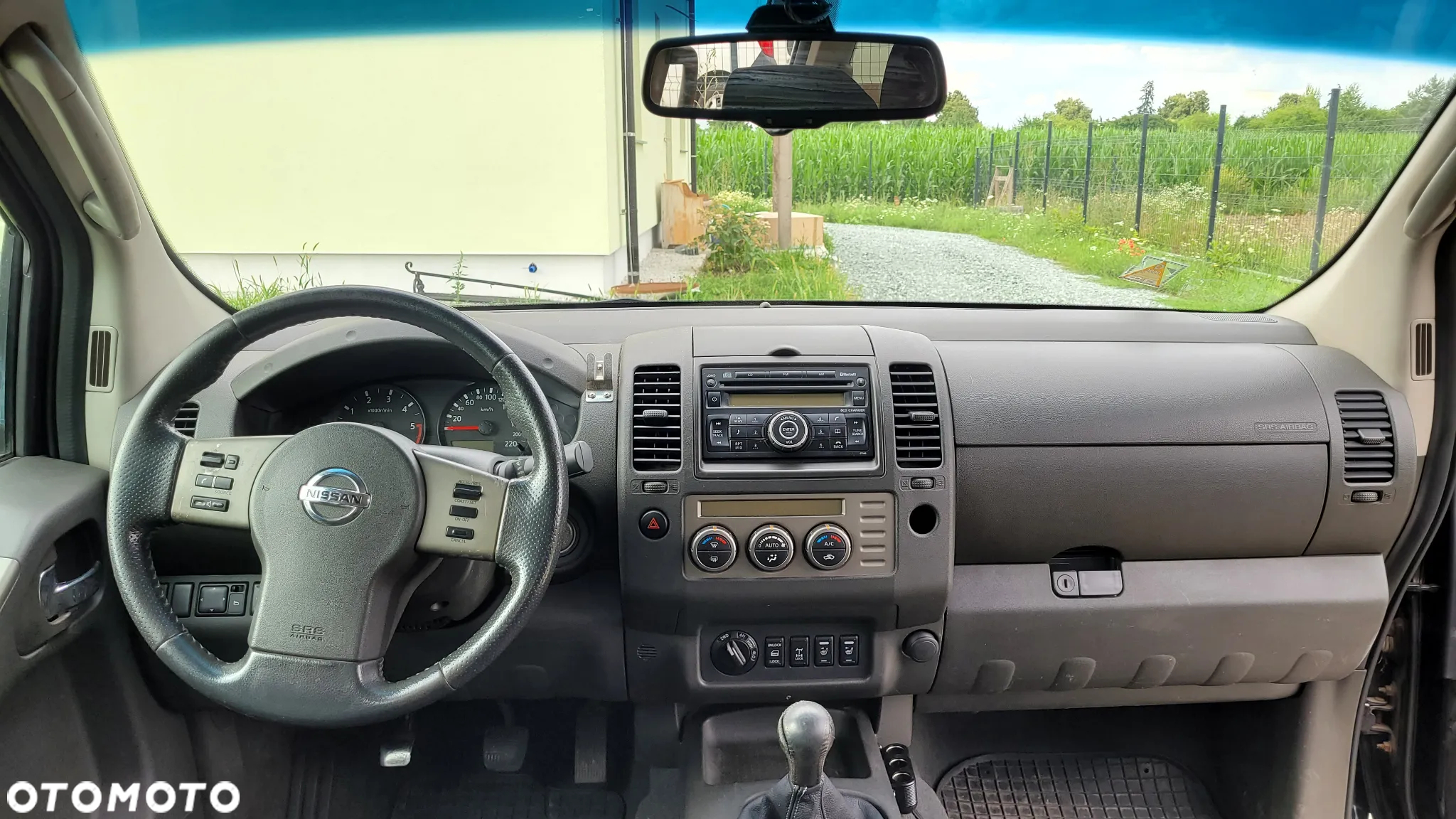 Nissan Navara 2.5 D XE - 8
