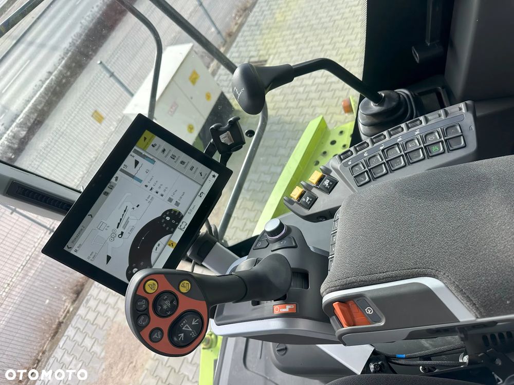 Claas TUCANO 440 - 13