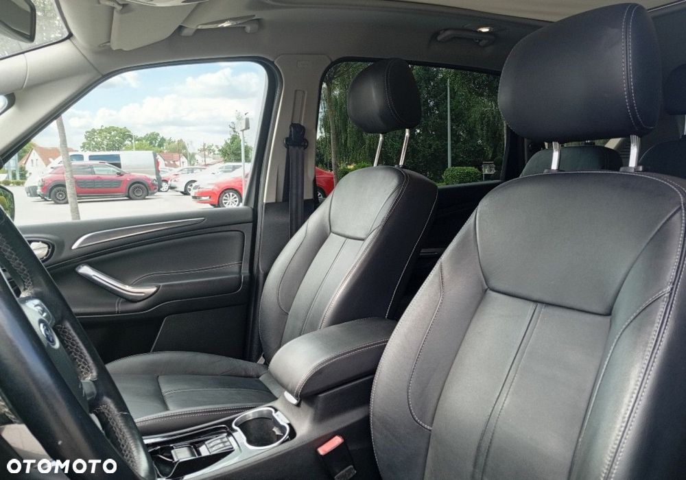 Ford S-Max - 21