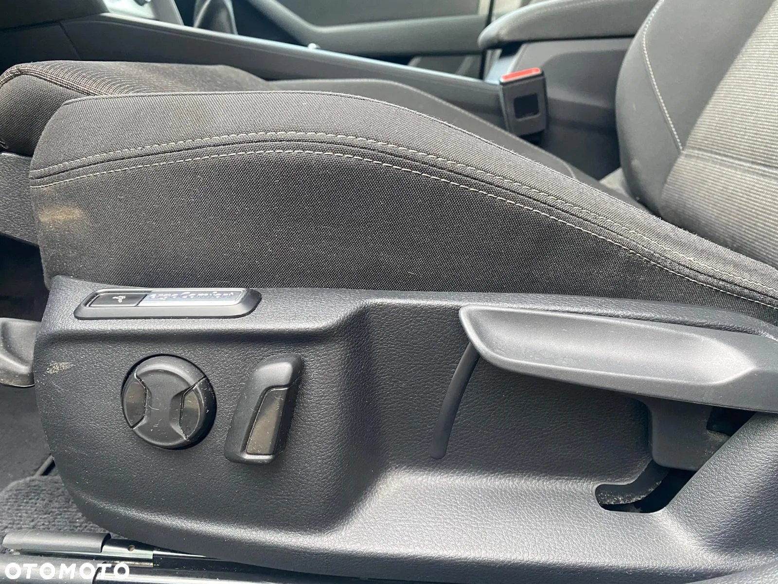 Volkswagen Passat Variant 2.0 TDI (BlueMotion Technology) Comfortline - 13
