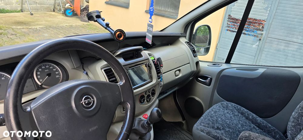 Opel Vivaro - 8