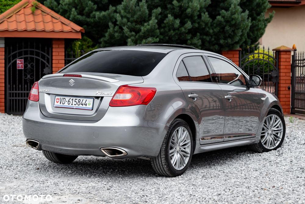 Suzuki Kizashi 2.4 4x4 CVT Sport - 10