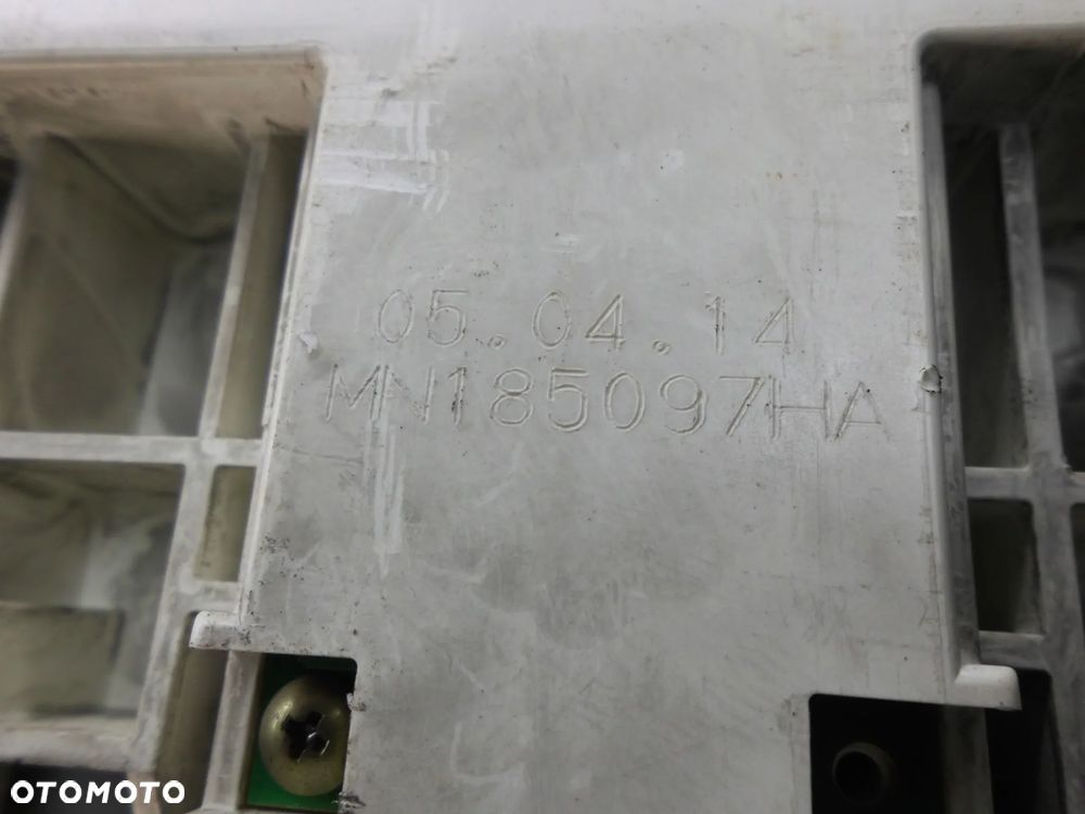 MITSUBISHI LANCER VII PANEL KLIMATYZACJI MN185097HA - 3