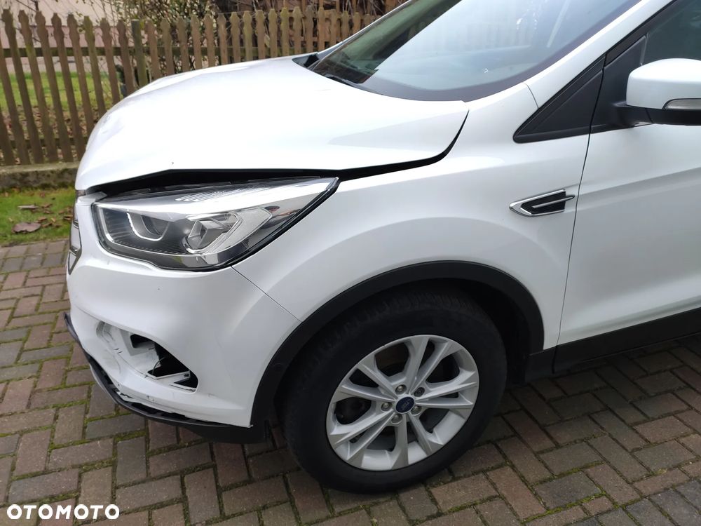 Ford Kuga 2.0 TDCi 2x4 Titanium - 21