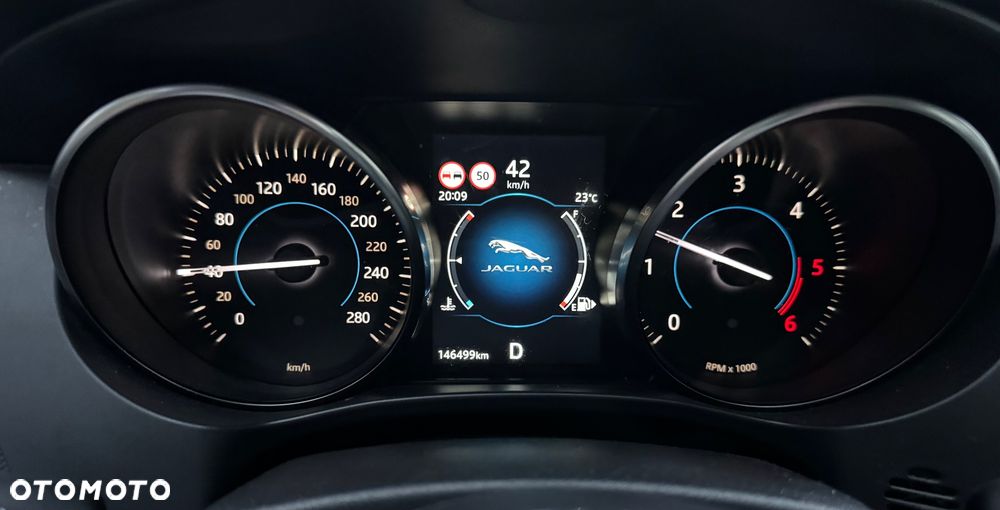 Jaguar F-Pace 2.0 i4D AWD Prestige - 19