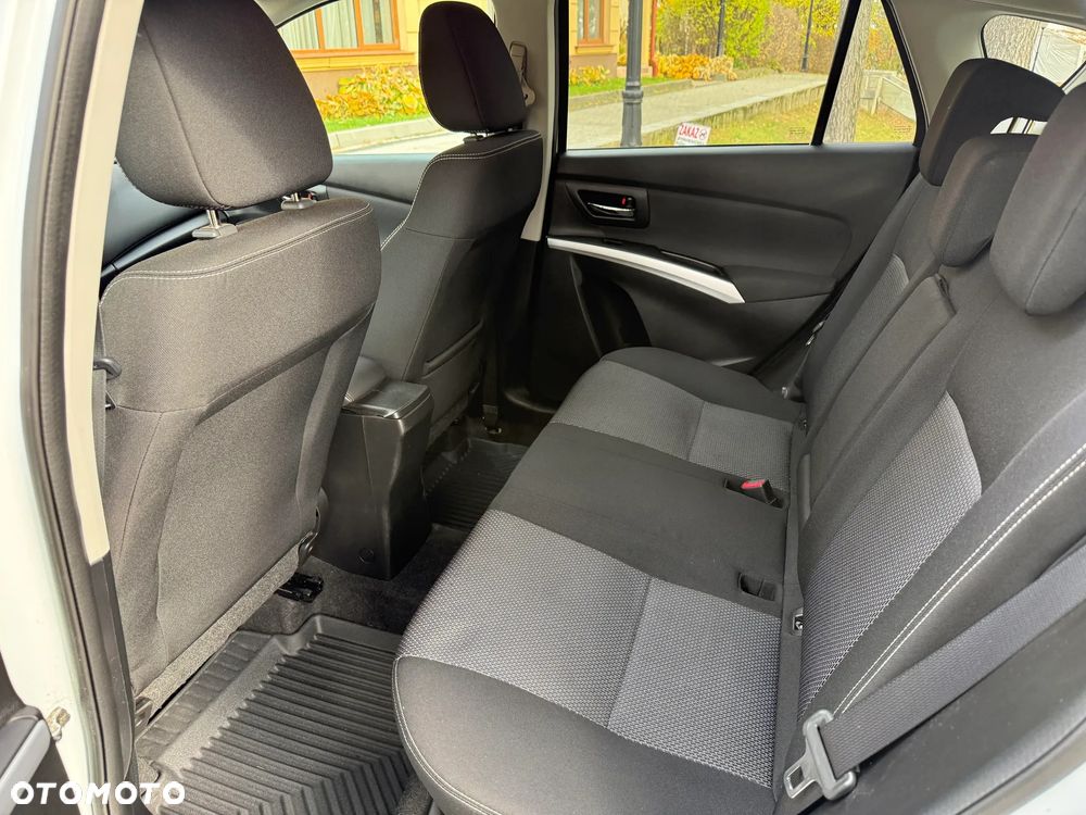 Suzuki SX4 - 25