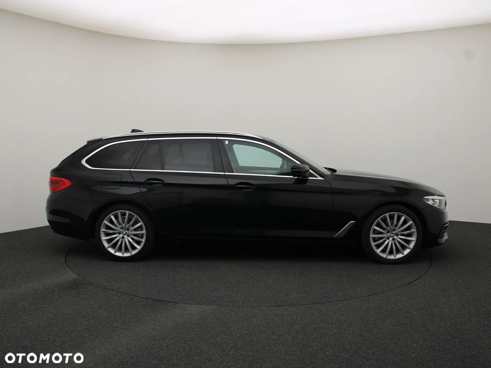 BMW Seria 5 520d Luxury Line - 9