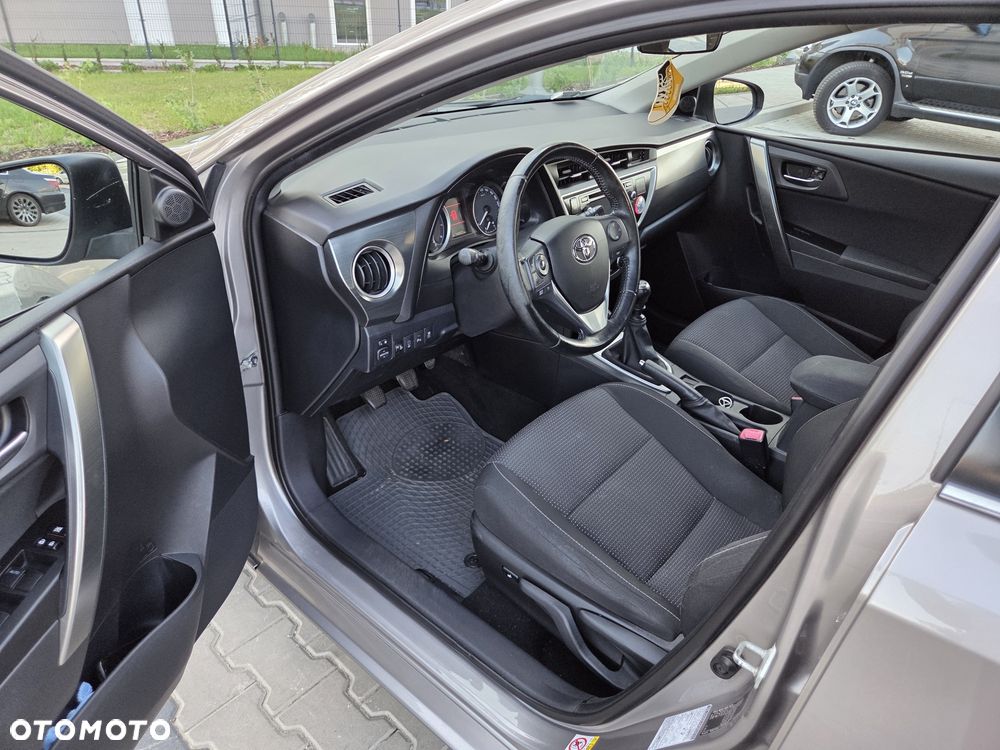 Toyota Auris - 7