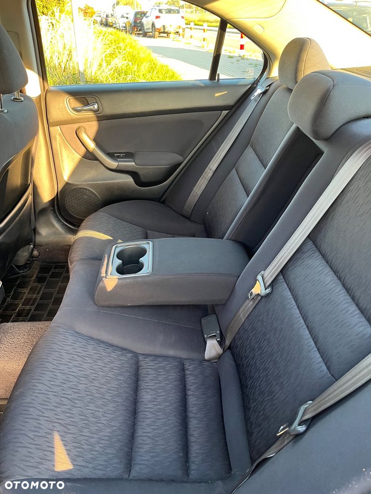 Honda Accord 2.0 Executive - 11