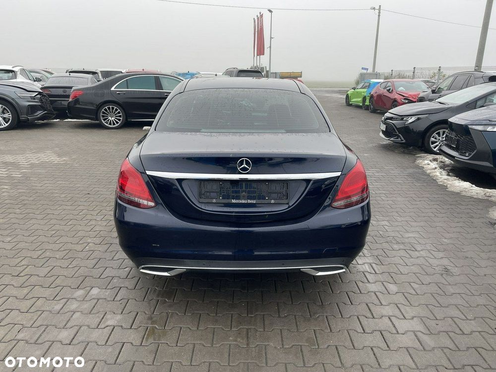 Mercedes-Benz Klasa C 300 d 4Matic 9G-TRONIC Exclusive - 3