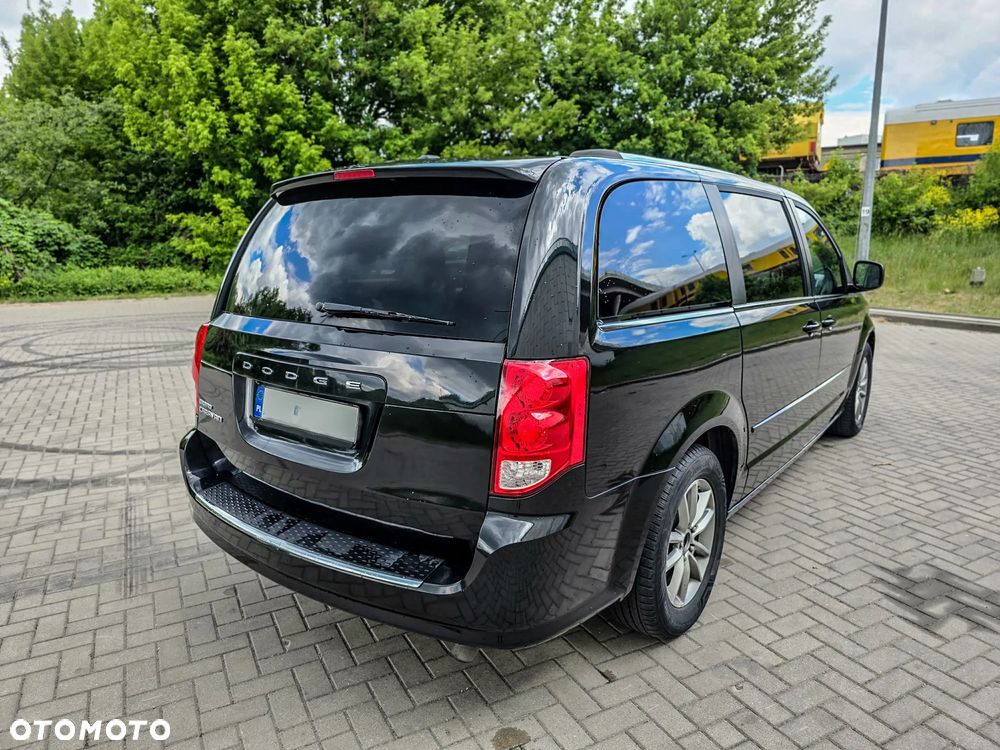 Dodge Grand Caravan - 4