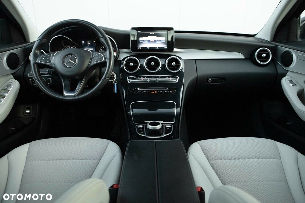 Mercedes-Benz Klasa C - 25