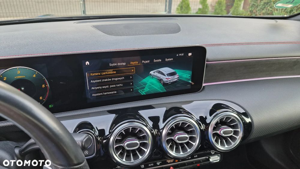Mercedes-Benz CLA 200 d 8G-DCT AMG Line - 23
