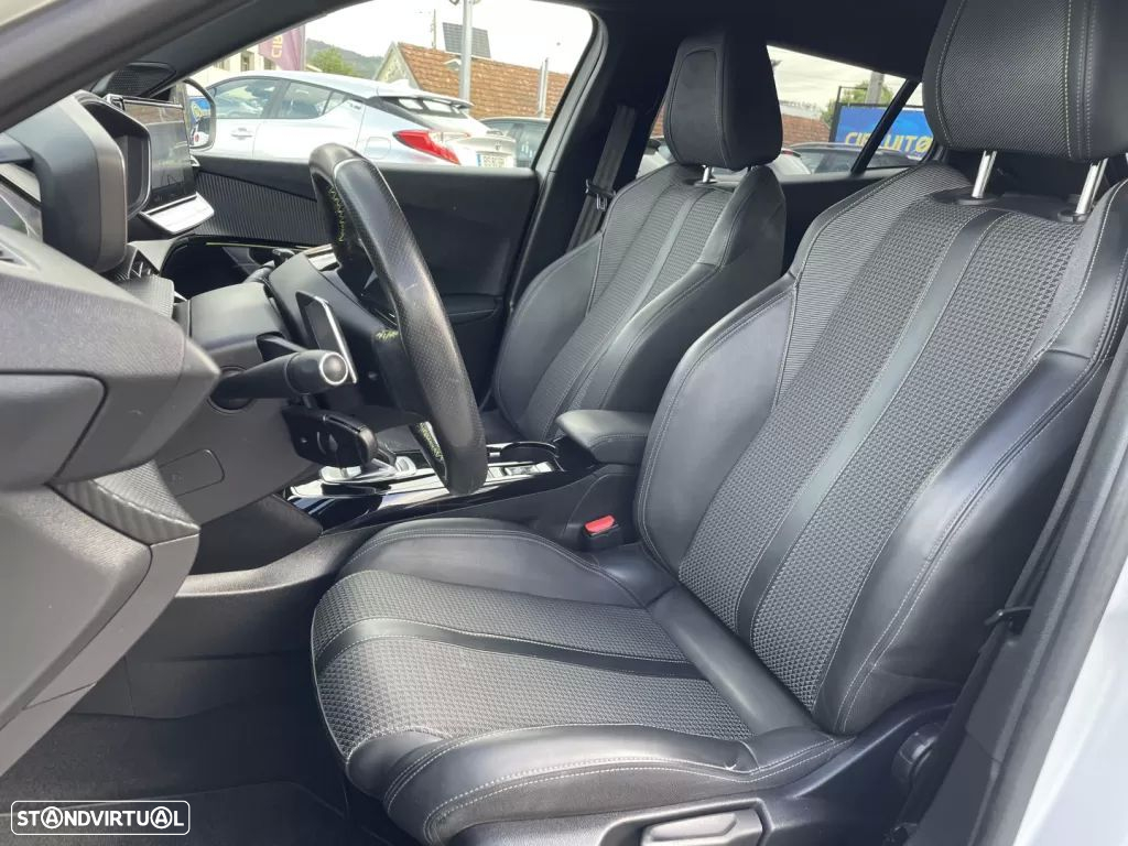 Peugeot 2008 1.2 PureTech GT Line EAT8 - 23