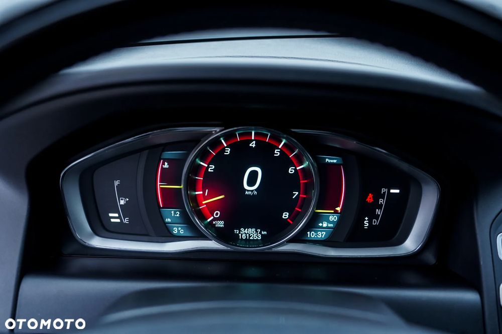 Volvo XC 60 T6 AWD RDesign - 36