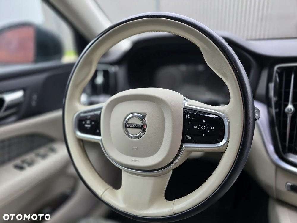 Volvo V60 D4 Geartronic Momentum Pro - 3