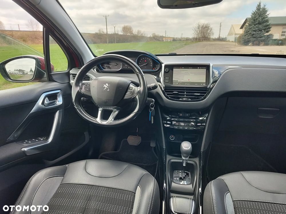 Peugeot 2008 1.2 Pure Tech Allure S&S EAT6 - 8