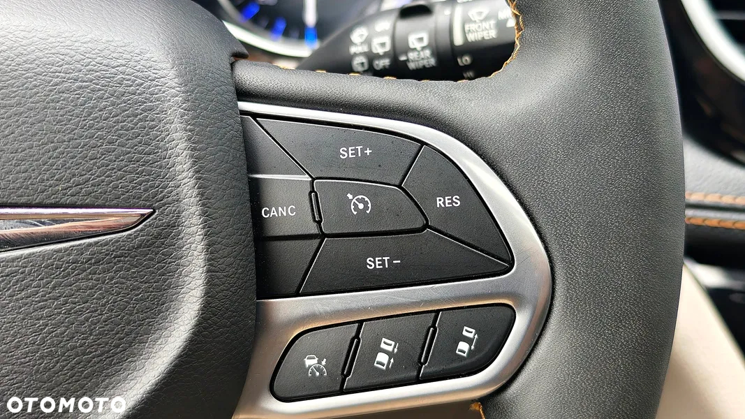 Chrysler Pacifica - 34