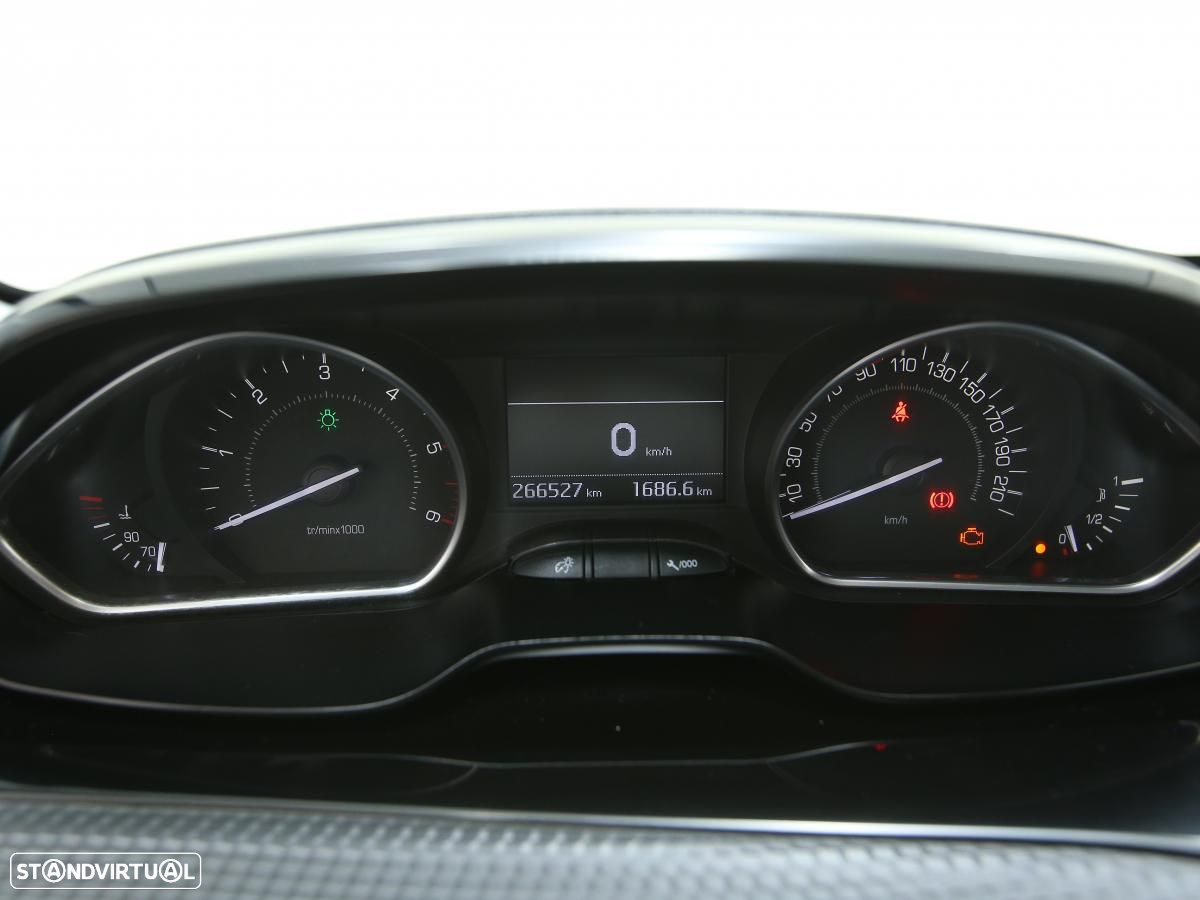 Peugeot 2008 - 18