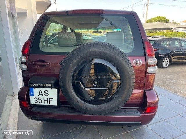 Toyota Land Cruiser - 4