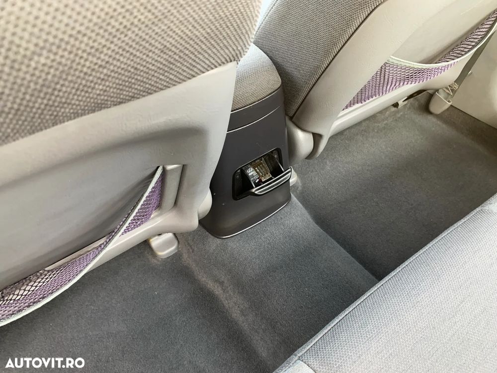 Hyundai Elantra - 24