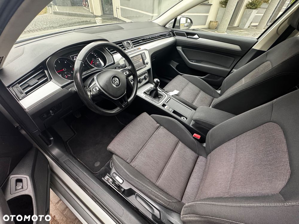 Volkswagen Passat Variant 2.0 TDI (BlueMotion Technology) Comfortline - 21