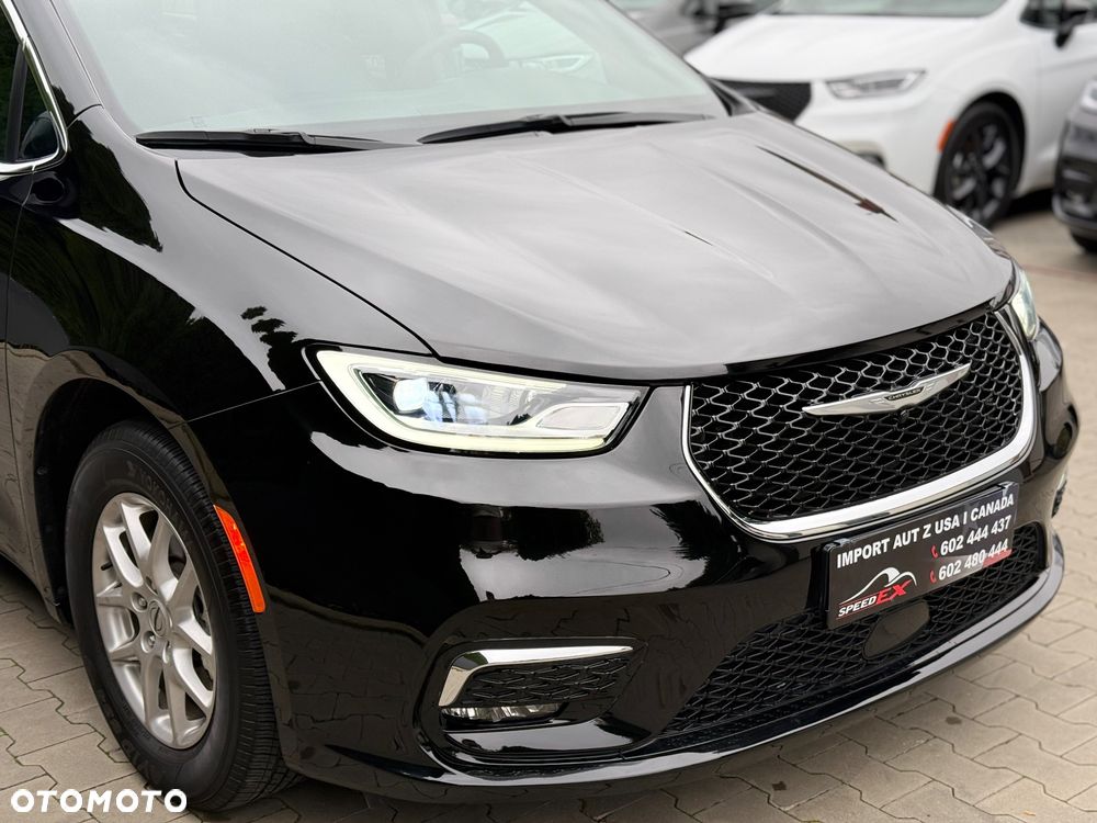 Chrysler Pacifica - 5