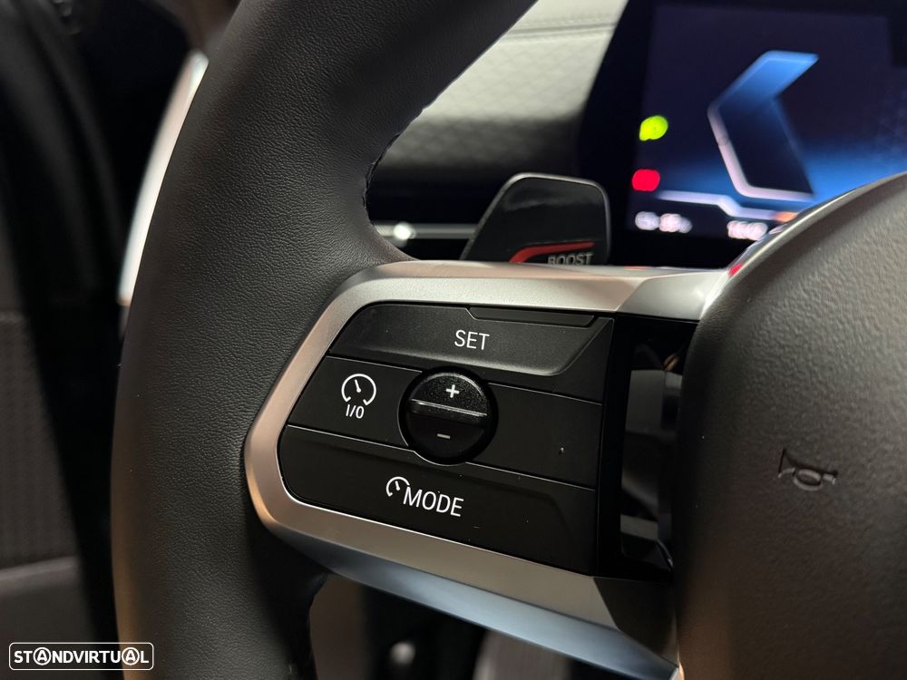 BMW iX2 eDrive20 Pack Desportivo M - 14