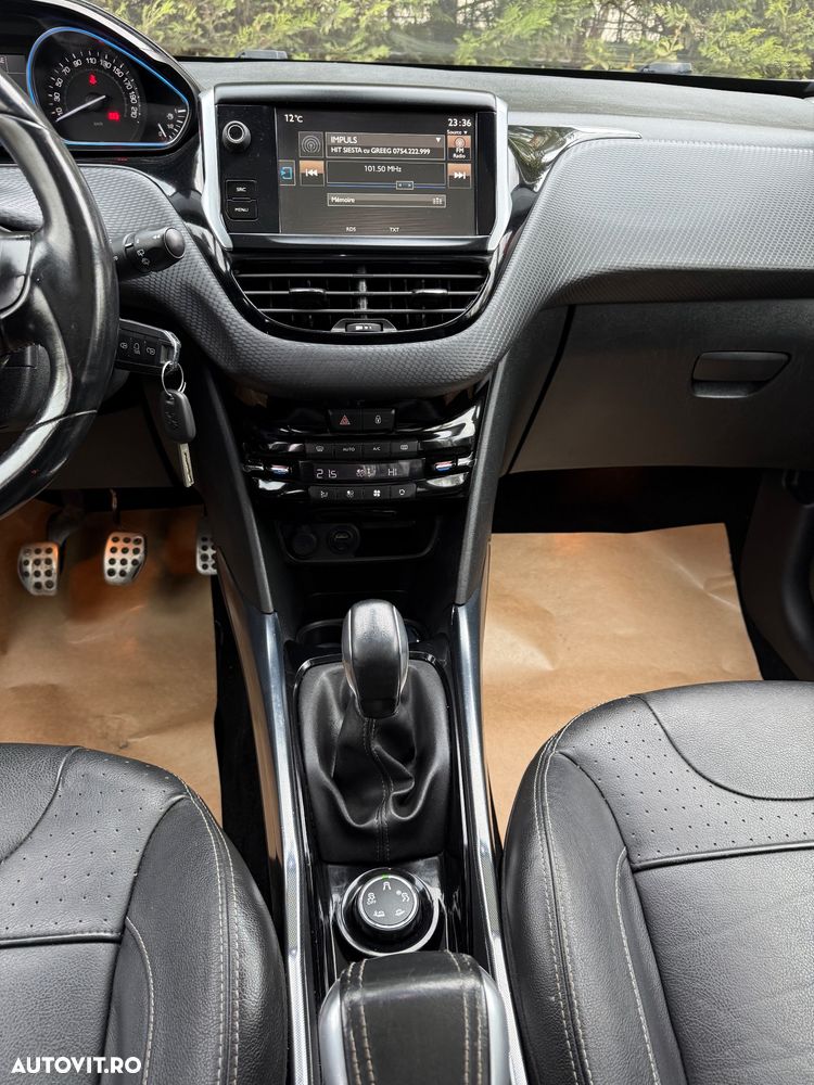 Peugeot 2008 1.6 VTi Allure - 21