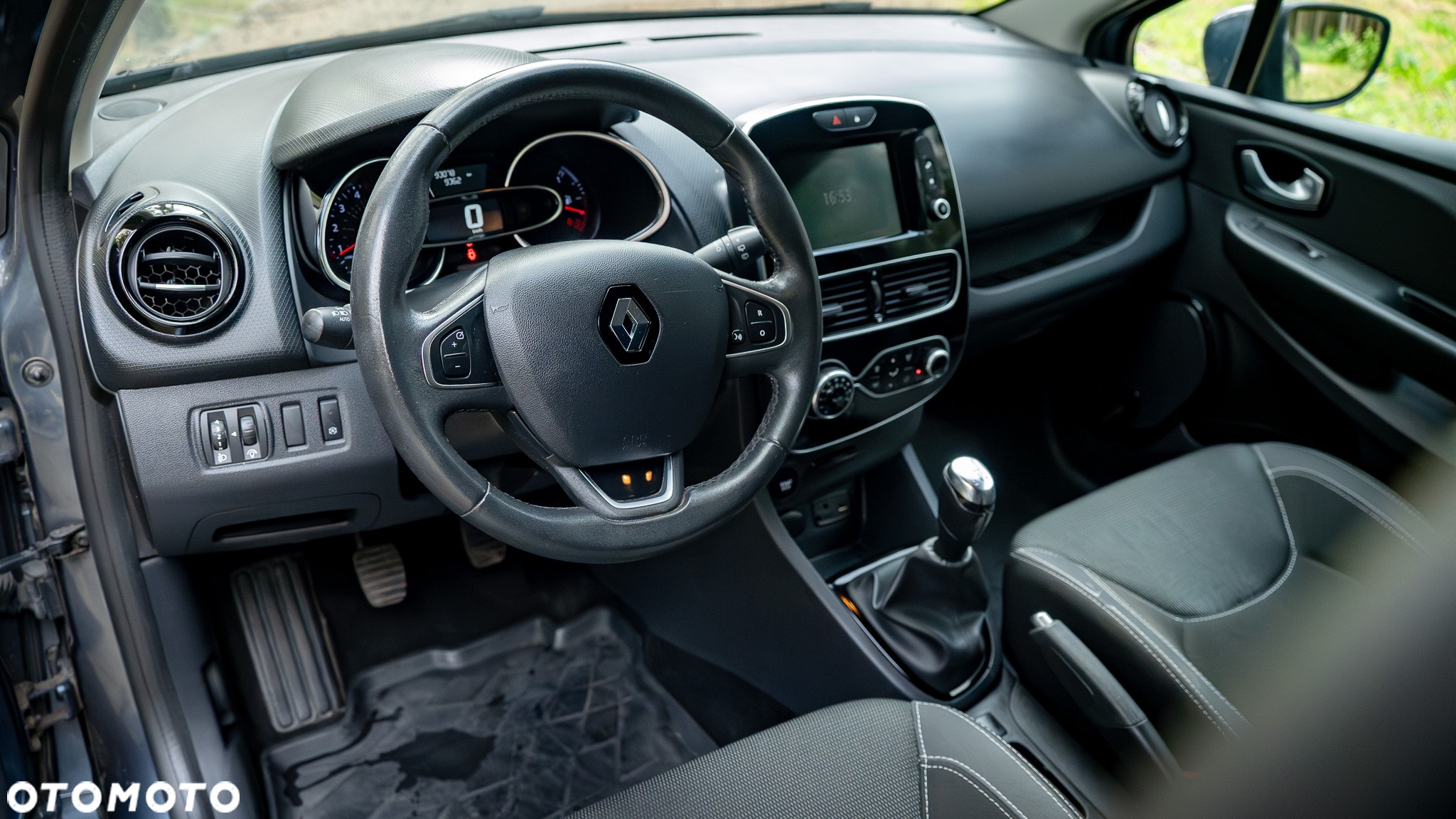 Renault Clio 1.5 dCi Energy Alize - 14