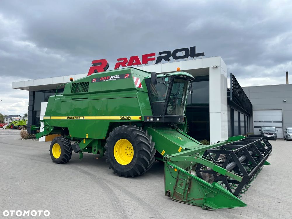 John Deere 2256 - 1