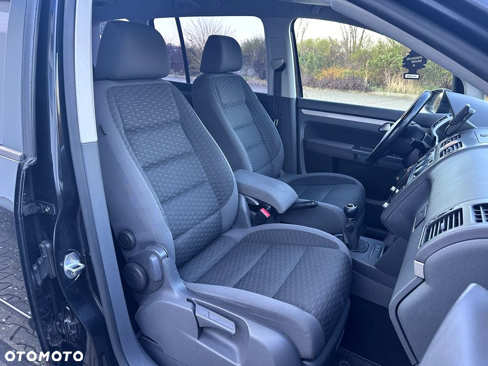 Volkswagen Touran 1.9 TDI DPF BlueMot Highline - 21