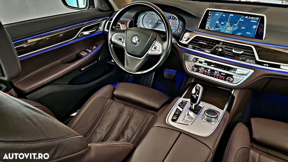 BMW Seria 7 740i - 14