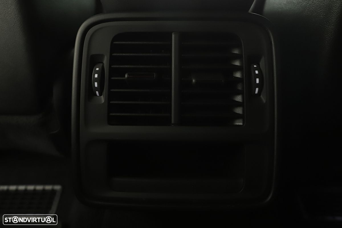 Porsche Taycan 4S - 32