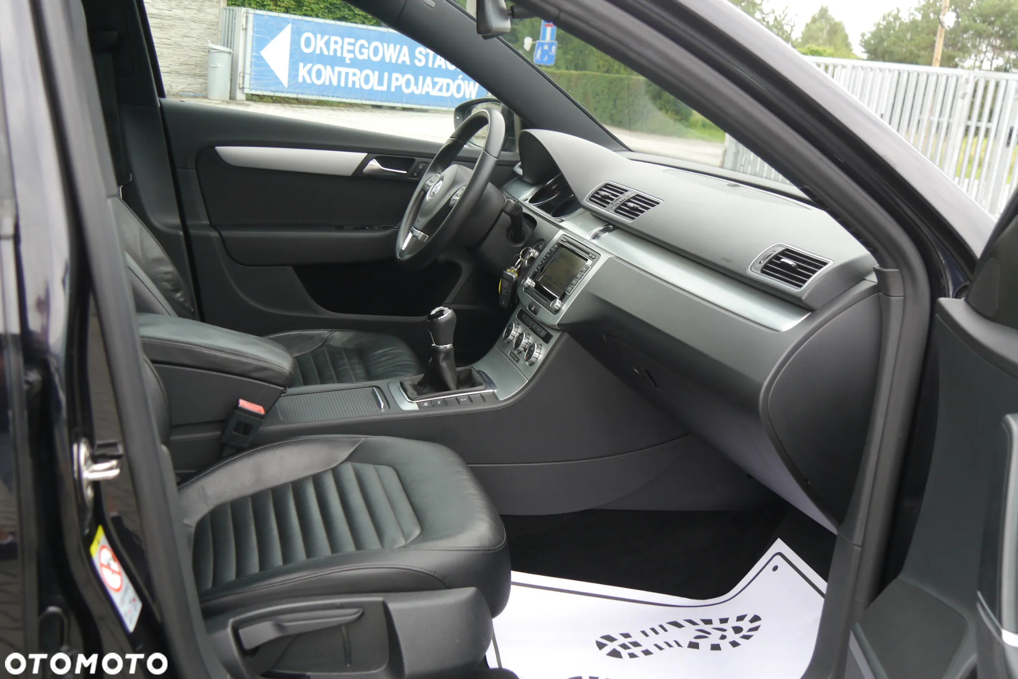 Volkswagen Passat 2.0 TDI Highline R-Style - 23