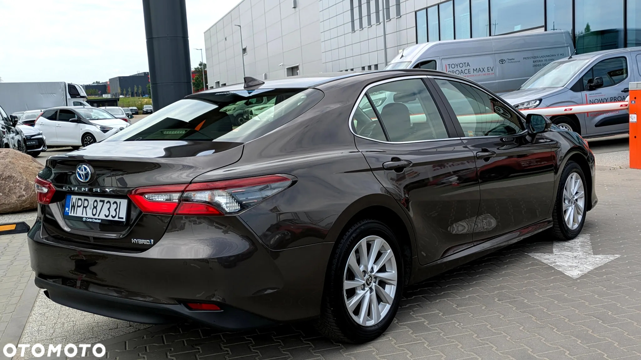 Toyota Camry 2.5 Hybrid Comfort CVT - 2