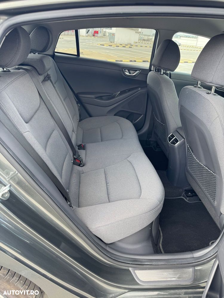 Hyundai IONIQ - 12