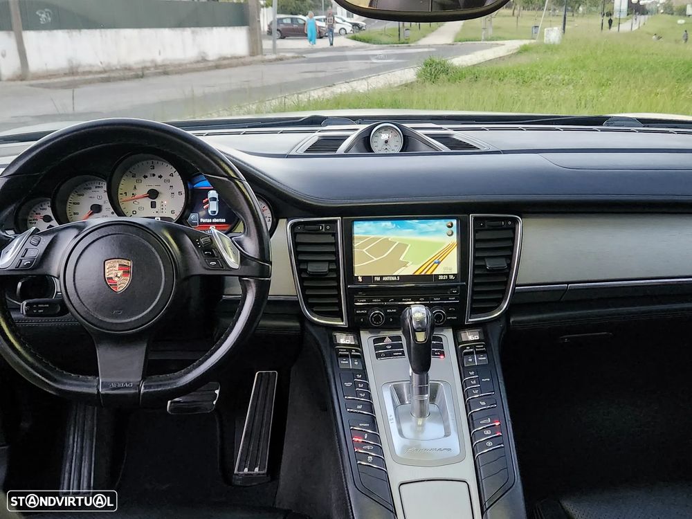 Porsche Panamera Platinum Edition - 16