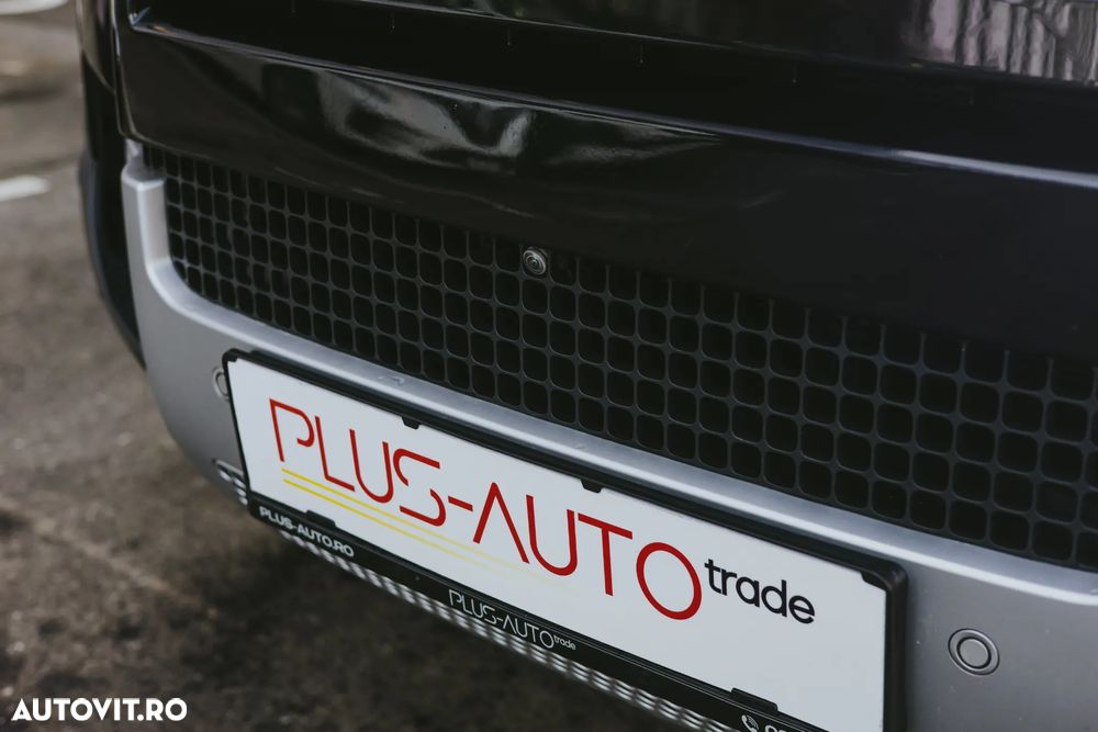 Land Rover Defender 110 2.0L D240 SE - 4