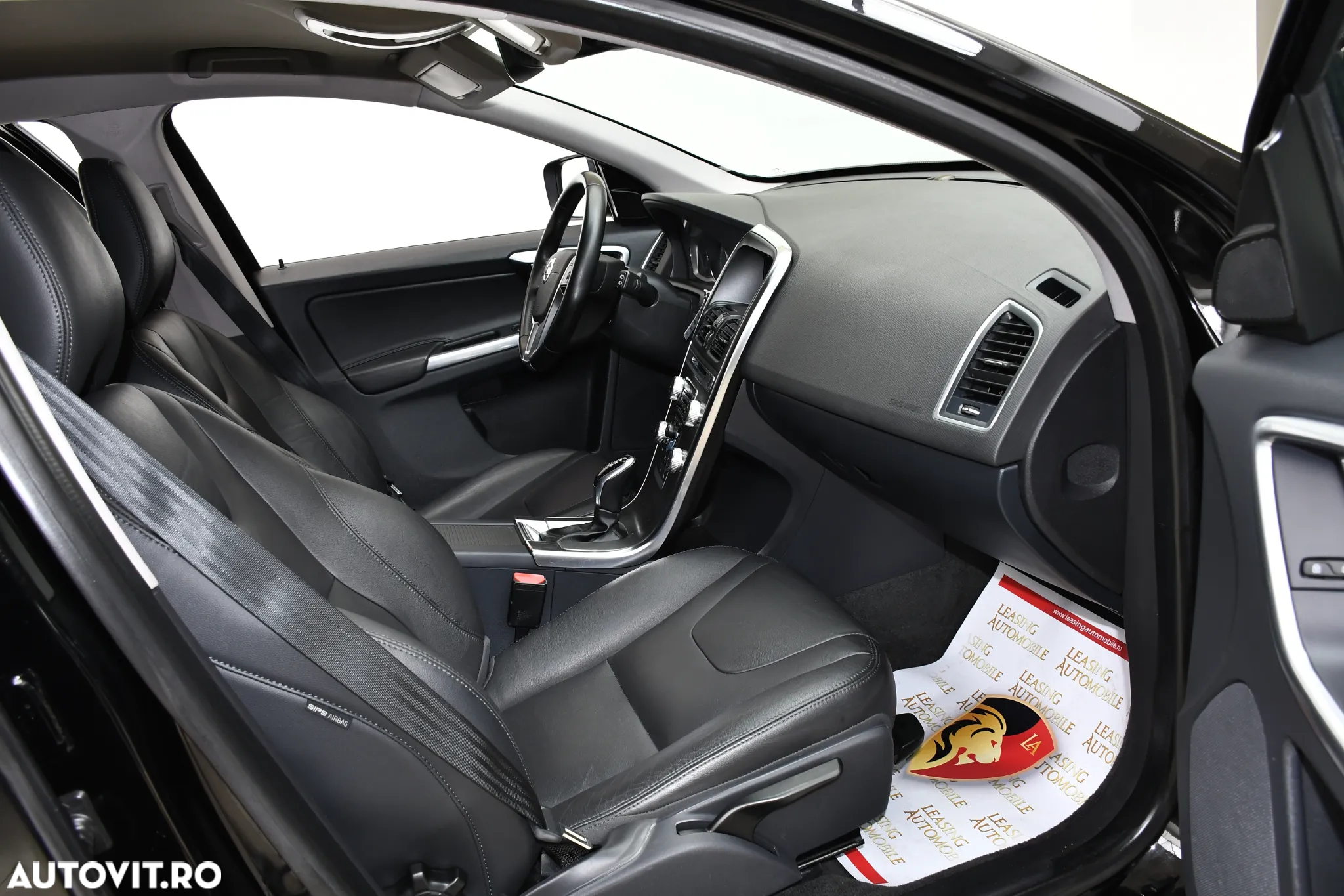 Volvo XC 60 D5 AWD Geartronic Summum - 12
