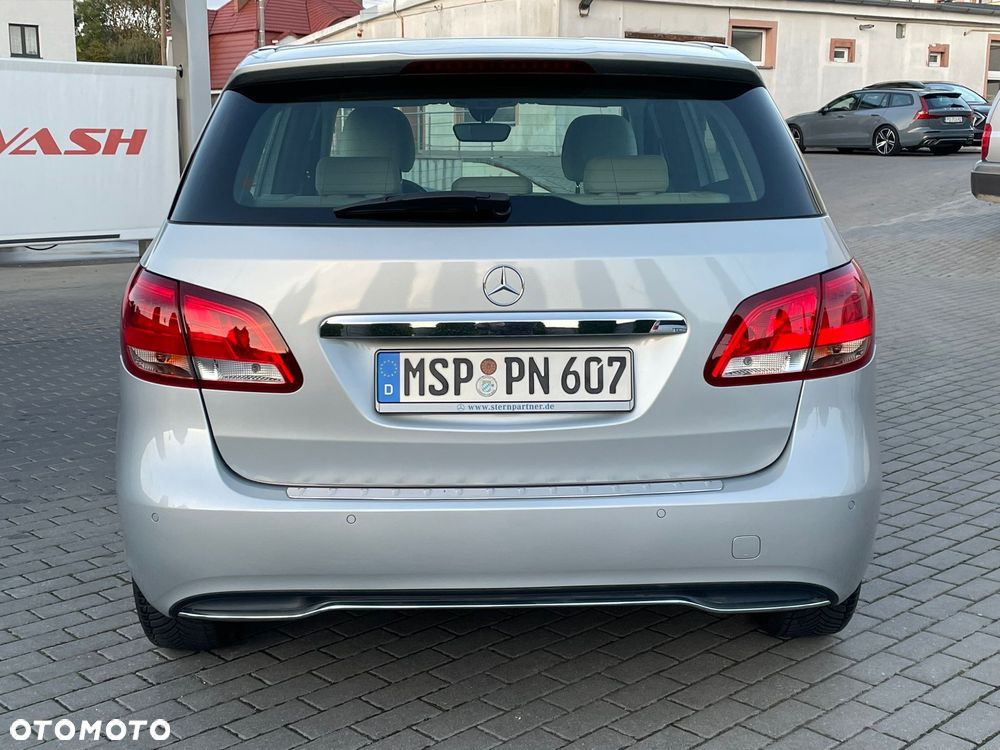 Mercedes-Benz Klasa B 180 7G-DCT Urban - 6