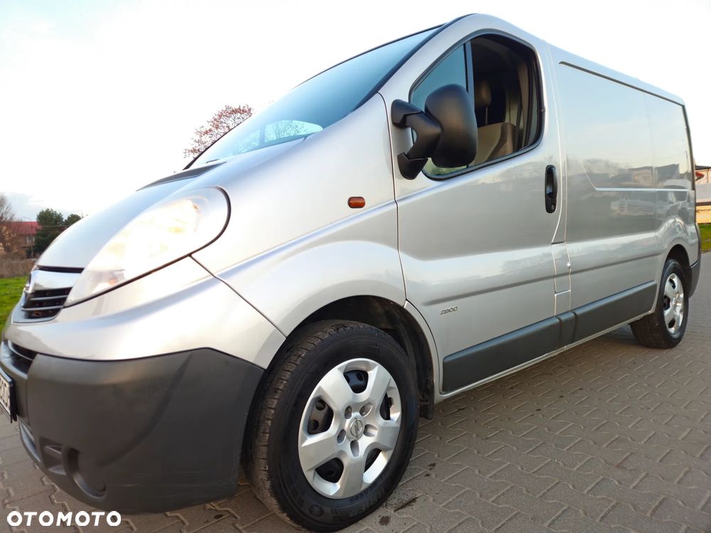Opel VIVARO 2.0 cdti KLIMATYZACJA - 13