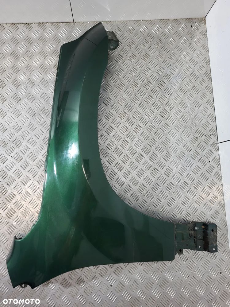 Suzuki Grand Vitara II Błotnik Prawy Przód - 1