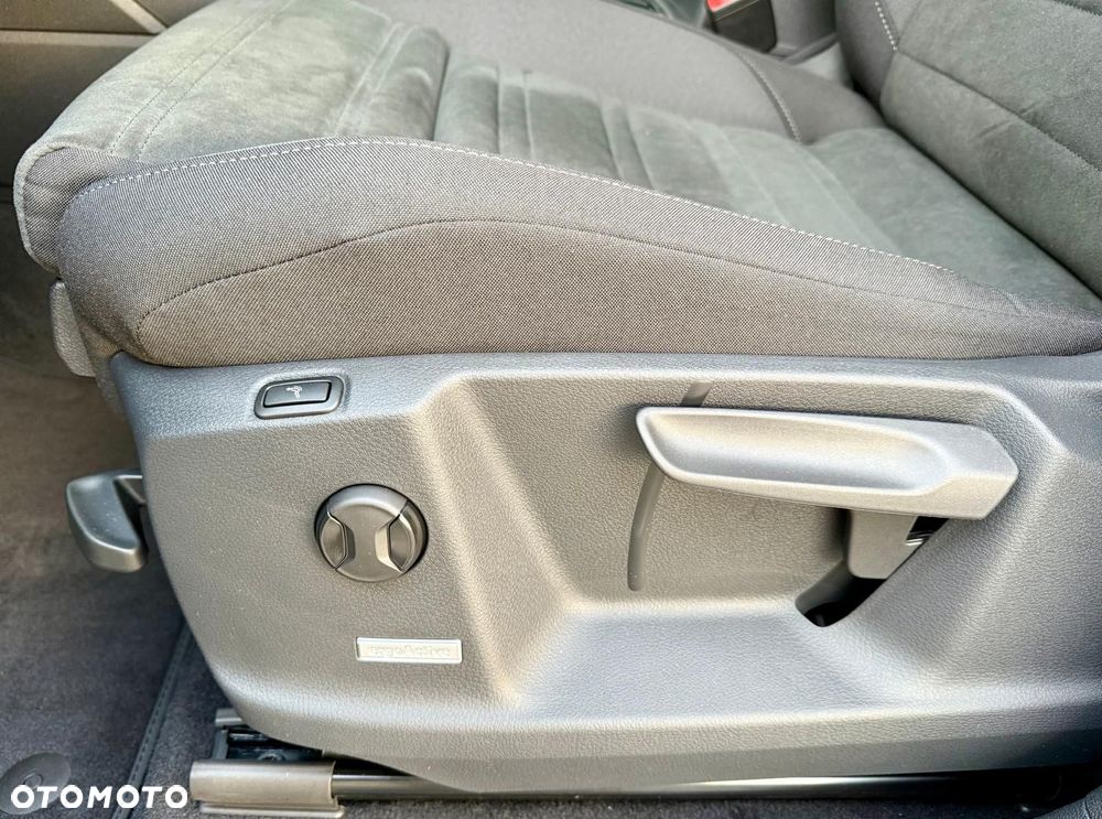Volkswagen Touran 1.5 TSI EVO Comfortline Plus DSG - 23